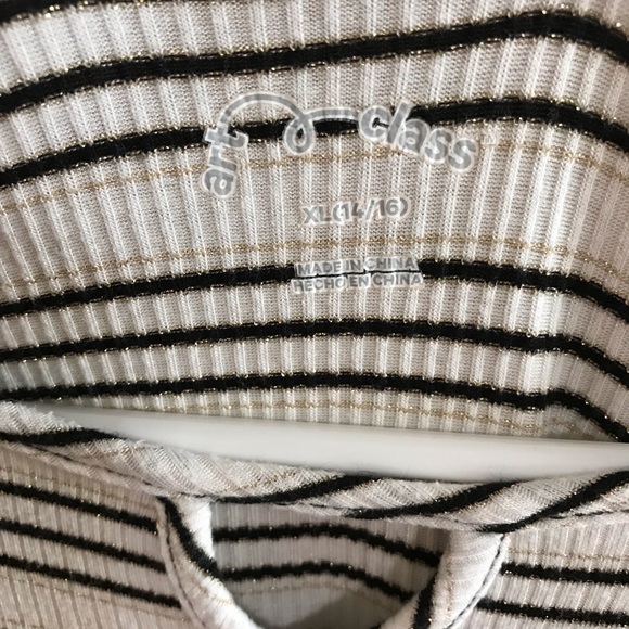 Girls size 12 casual stretch dress - Picture 3 of 3